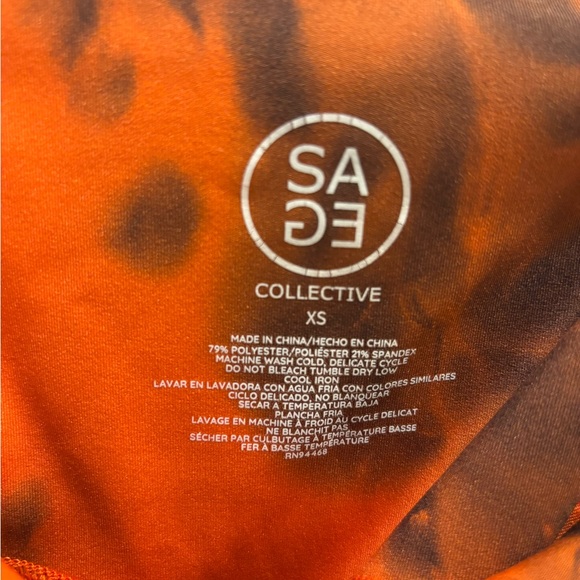 Women’s Two Pair of Leggings Tie-Dye and Solid - Picture 8 of 15